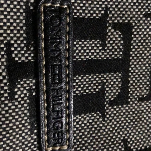 Tommy Hilfiger Purse - Picture 10 of 10